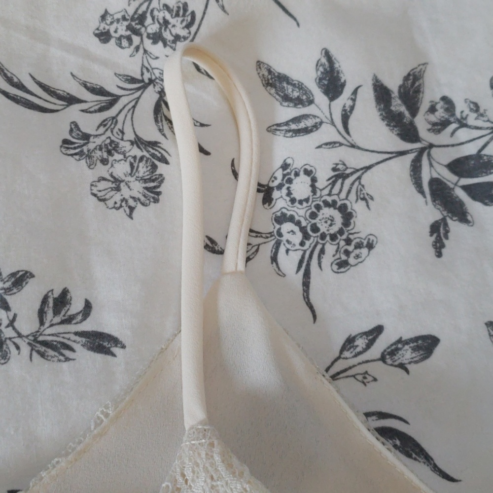Lace overlay tank top - Picture 4 of 4